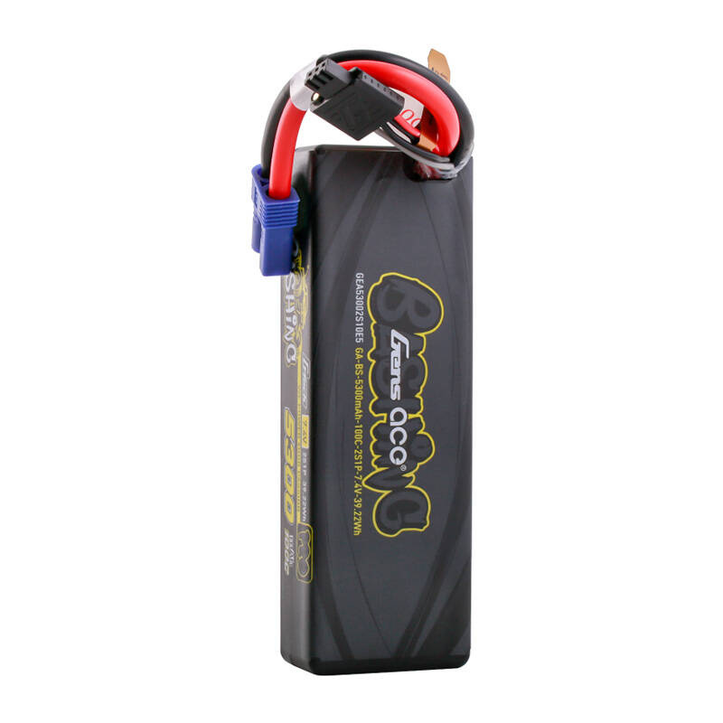 Czarna bateria z żółtym napisem i przewodami, 7,4V, 5300mAh.