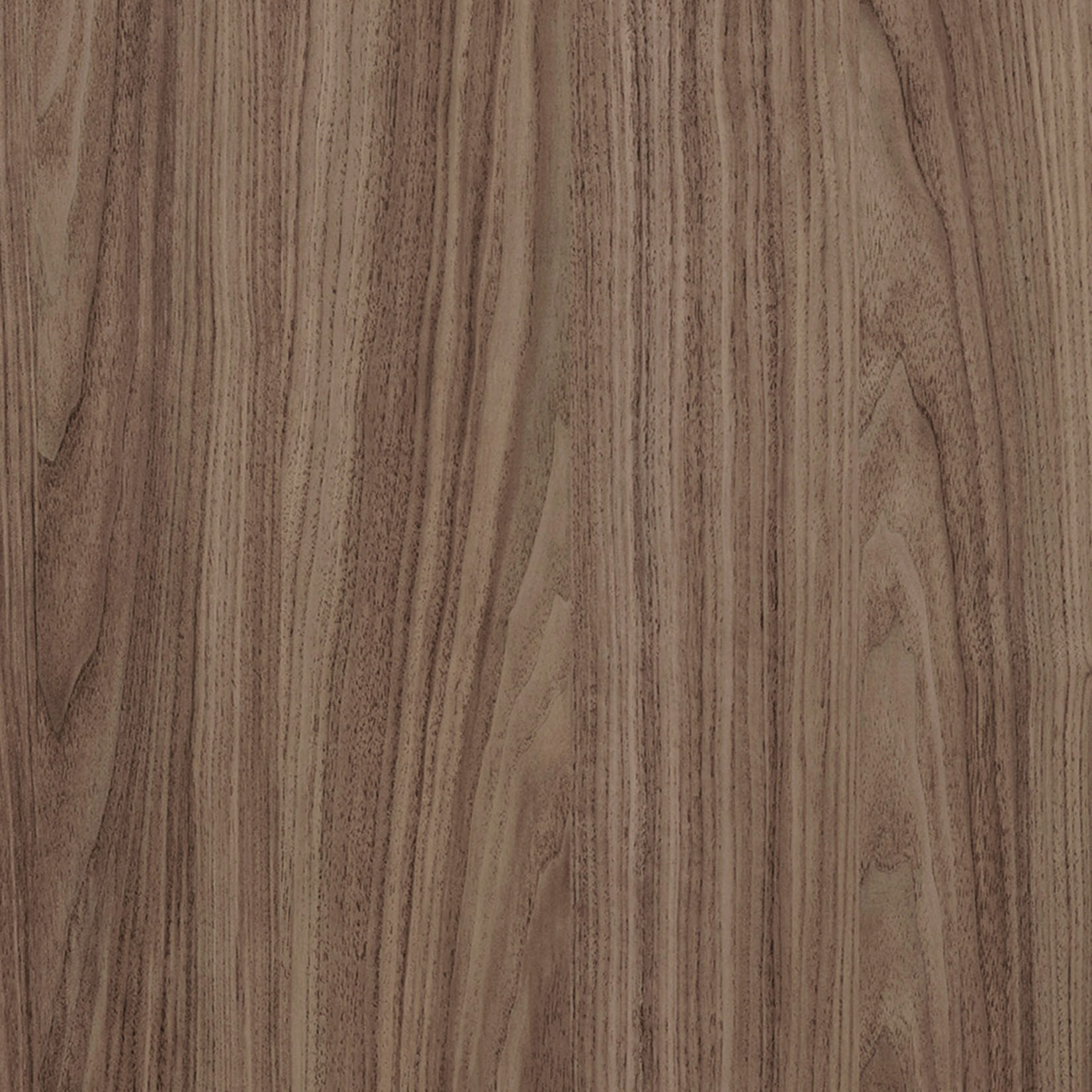 Primer plano de una veta de madera con líneas verticales en tonos marrones y grises.