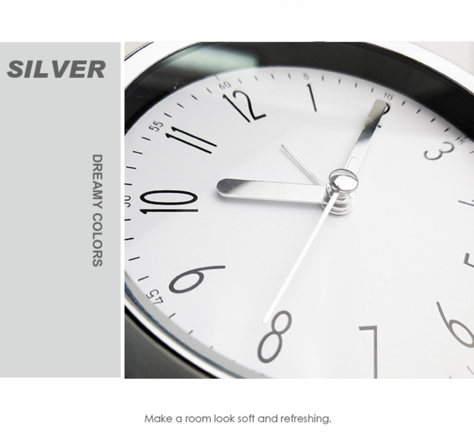 Nahaufnahme einer silbernen Uhr mit weißen Zifferblatt und schwarzen Zeigern.