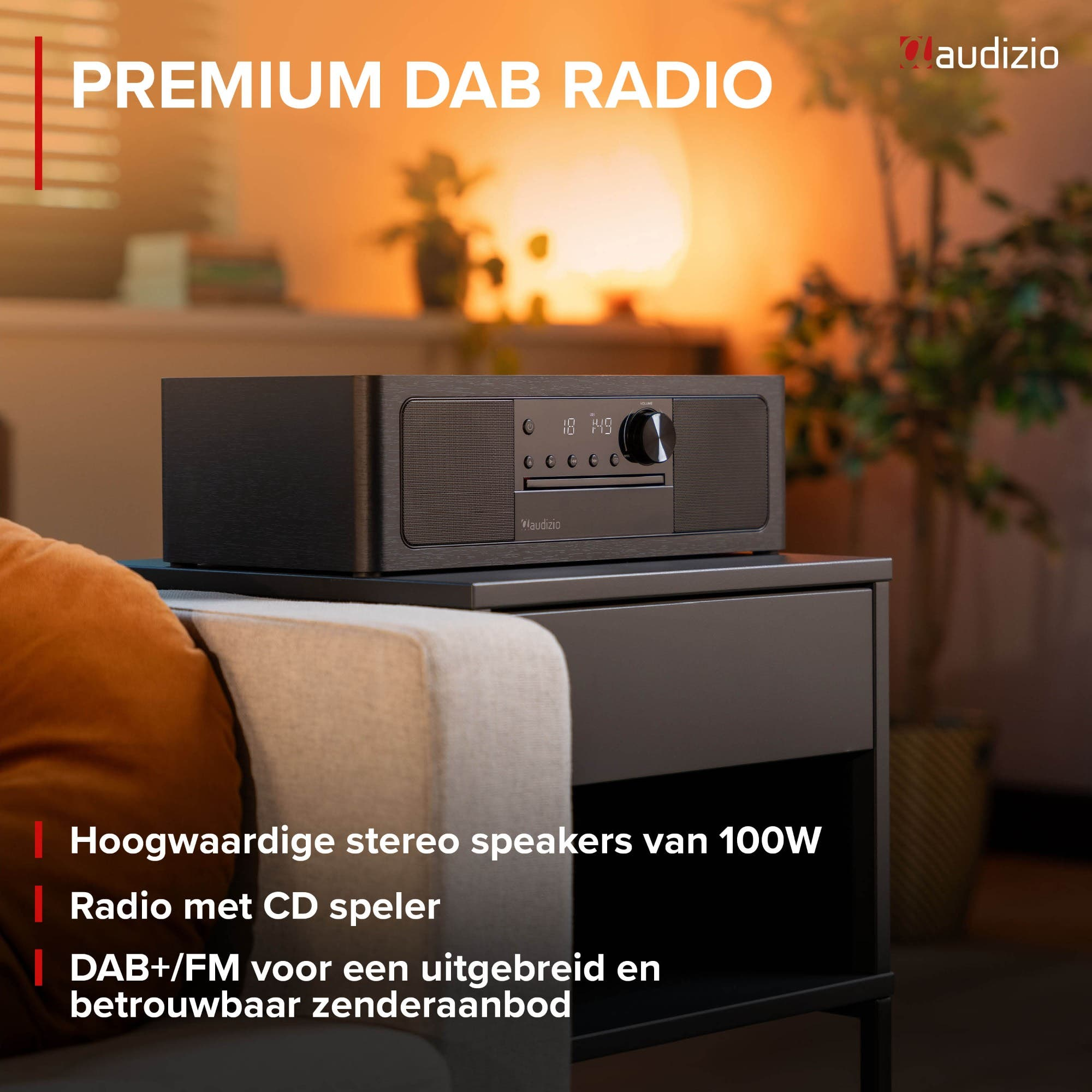 Una radio DAB Audizio negra con reproductor de CD está sobre un soporte, con texto superpuesto.