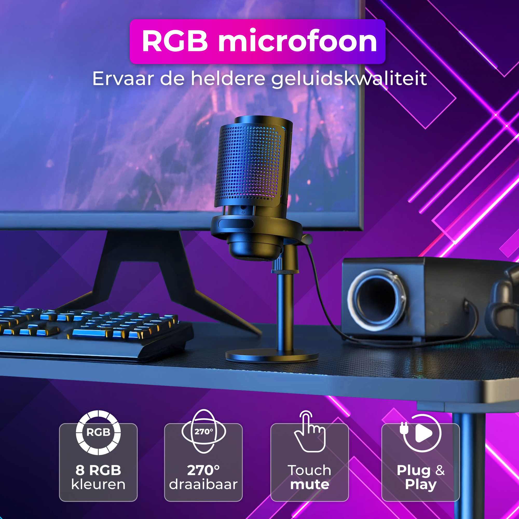 Een zwarte RGB microfoon staat op een bureau met een toetsenbord en luidspreker.