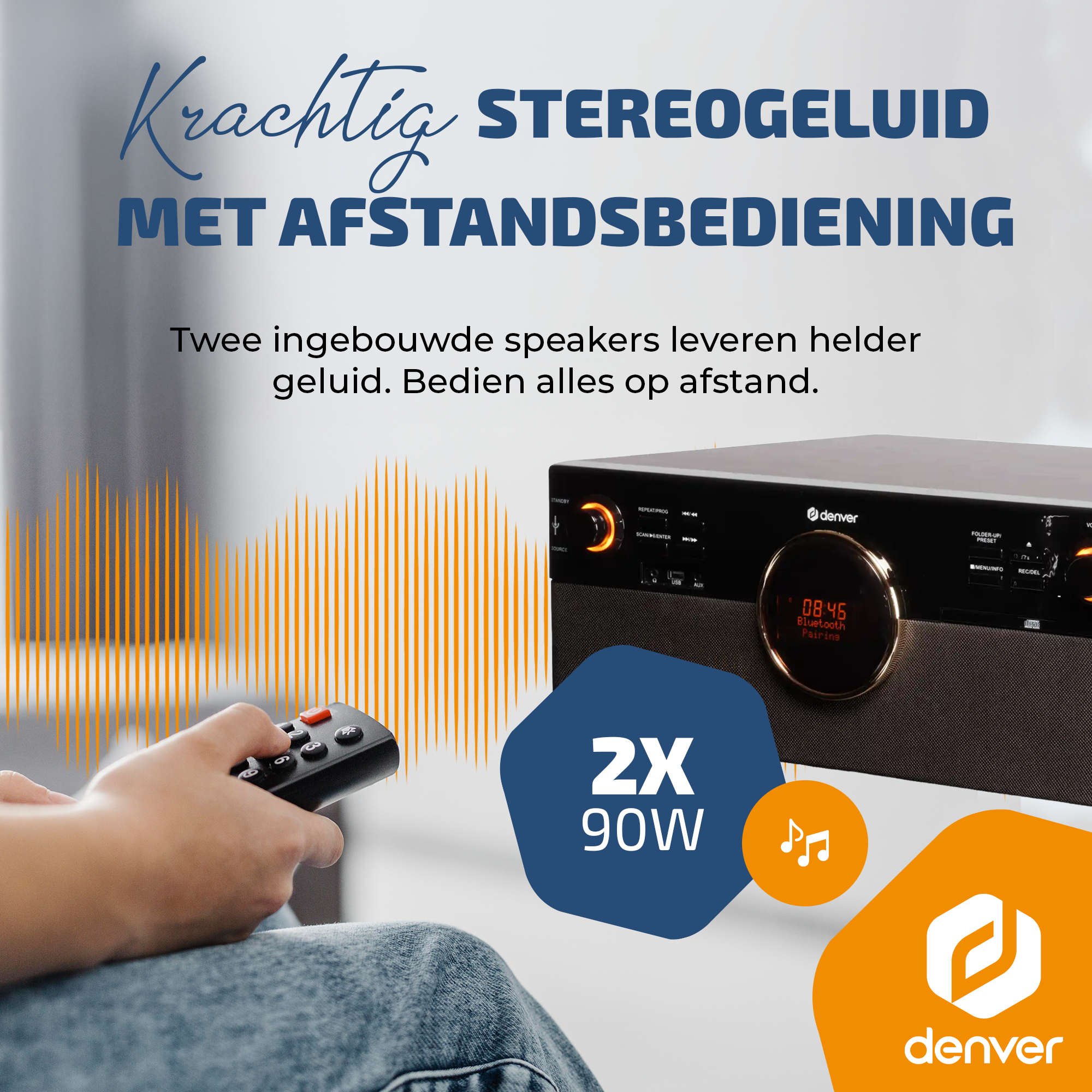 Hand met afstandsbediening voor stereo-installatie met 2x 90W.