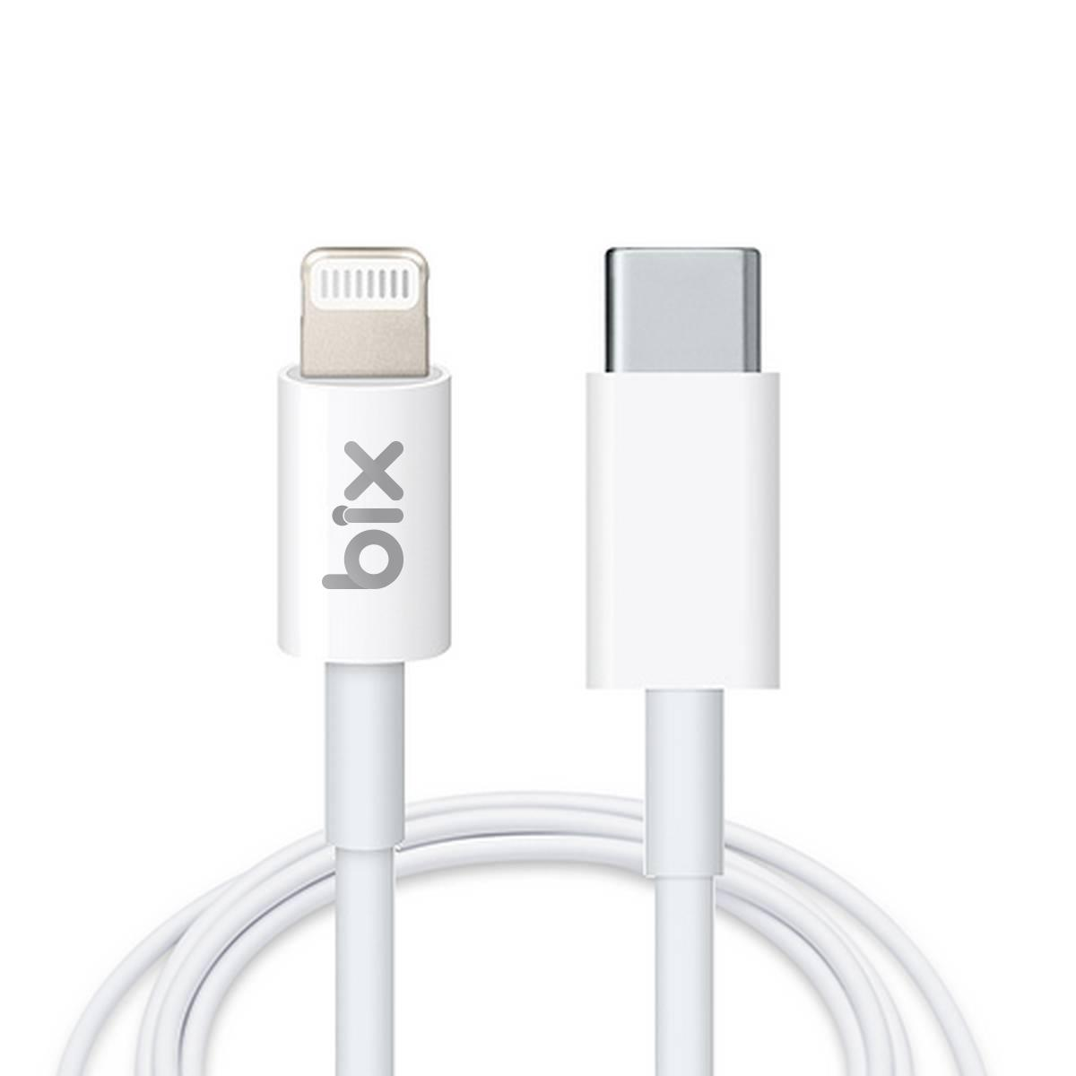 Lightning ve USB-C konektörlü beyaz kablo.