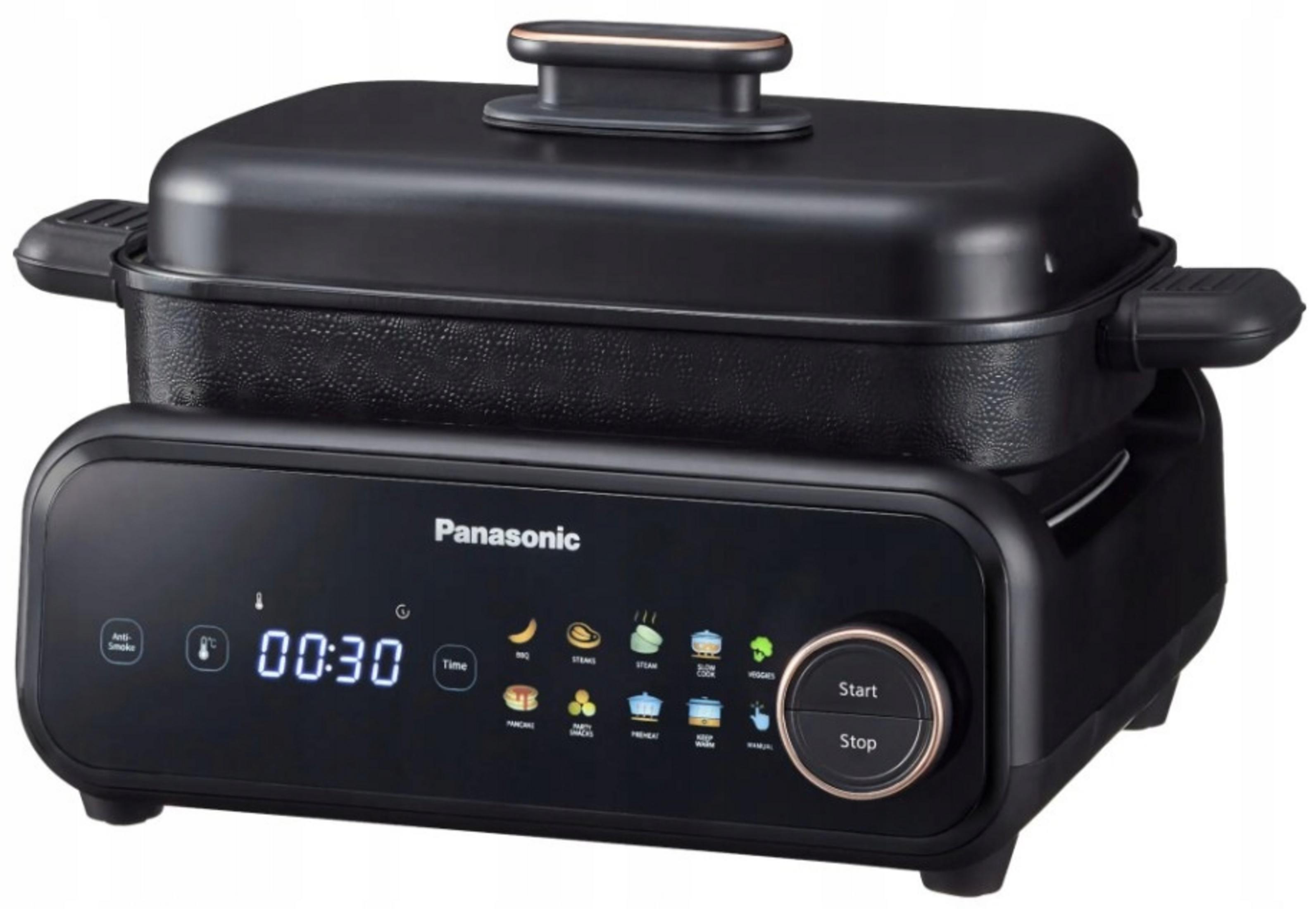 Multicooker Panasonic nero con display digitale e programmi di cottura.