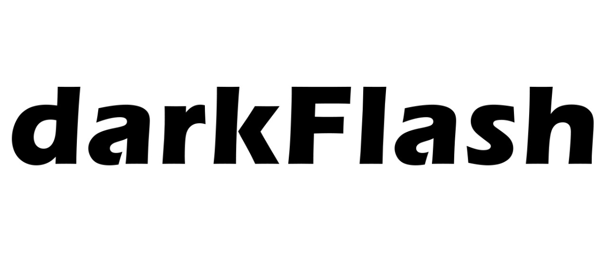 Testo nero su sfondo bianco recita 'darkFlash'.