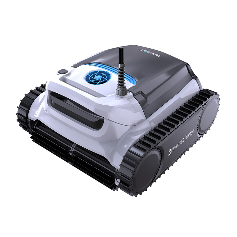 Biały i szary robot z gąsienicami, anteną i niebieskim światłem.