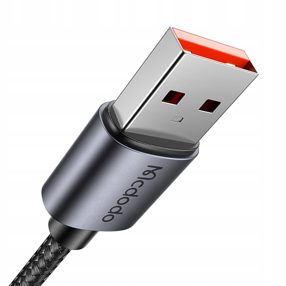 Kırmızı içli, örgülü kablolu gri USB fişi.