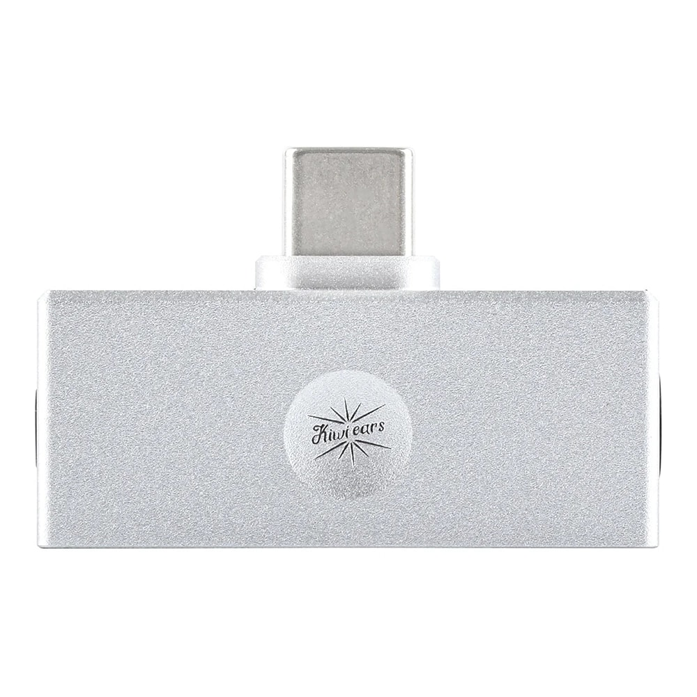 Gümüş USB-C adaptör, logo ve portlu.