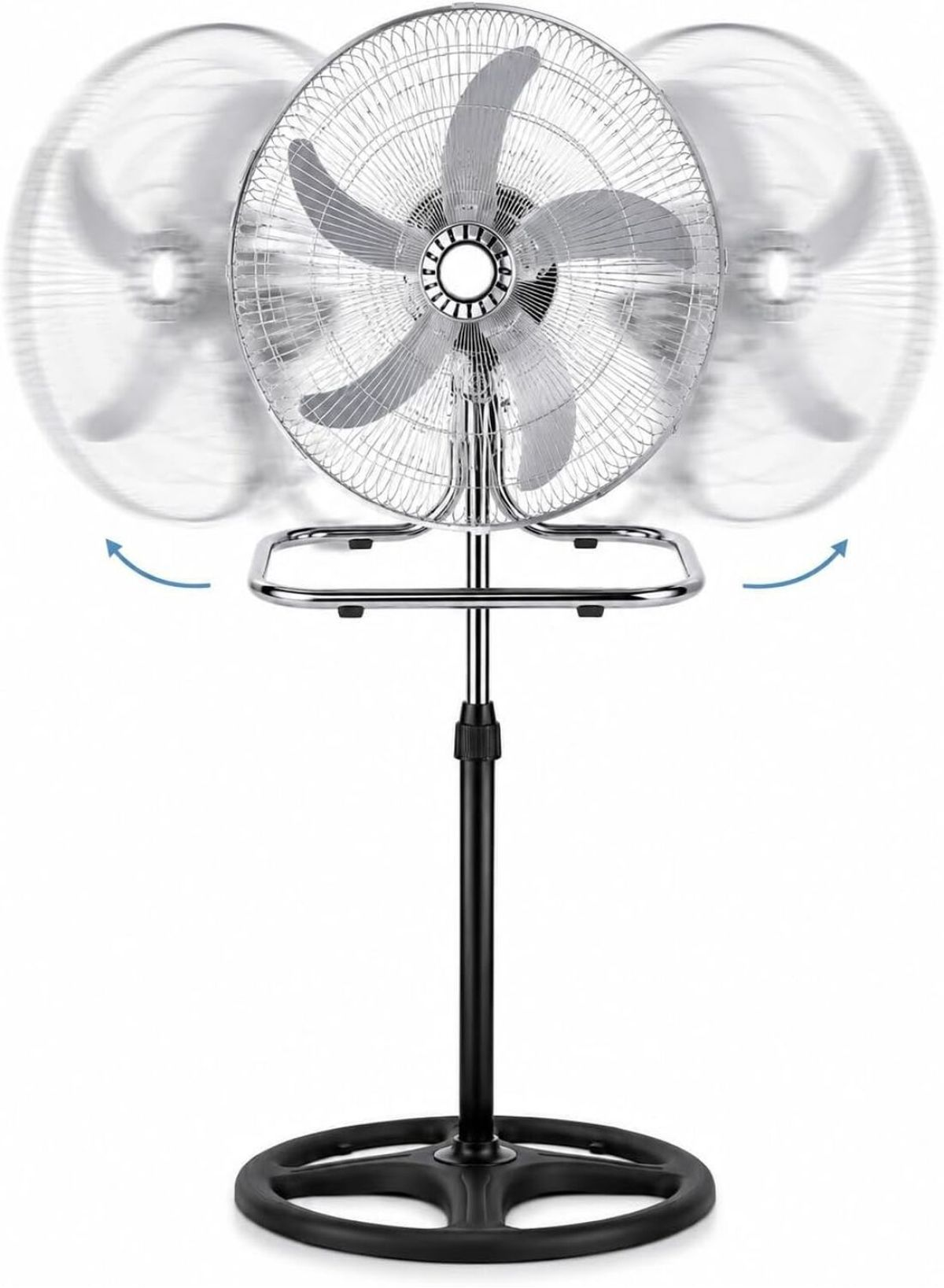 Ein silberner Standventilator mit drei Flügeln und schwenkbarem Kopf auf schwarzem Ständer.