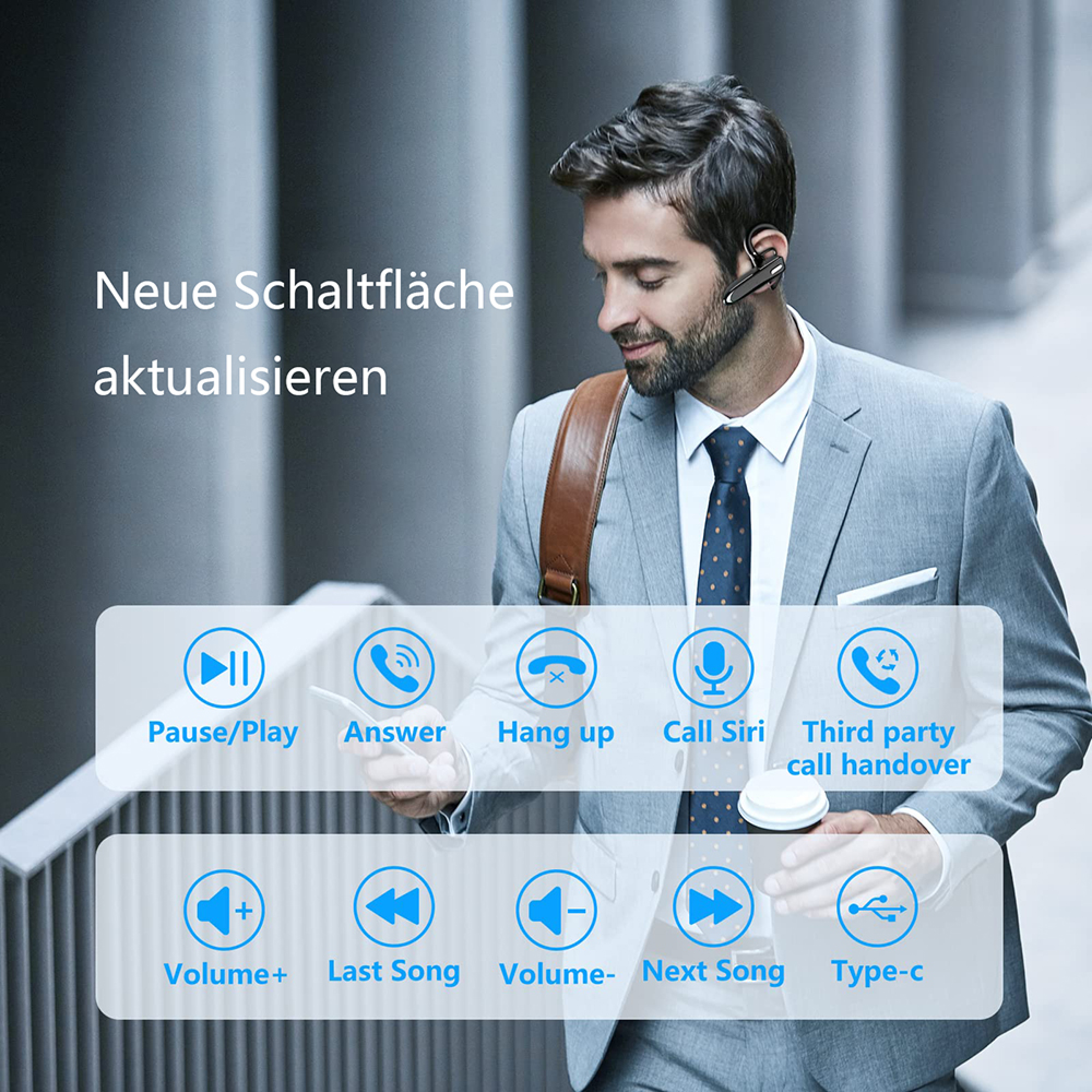 Mann mit Headset und Kaffeetasse zeigt Funktionen wie Pause/Play, Anrufannahme, Siri.