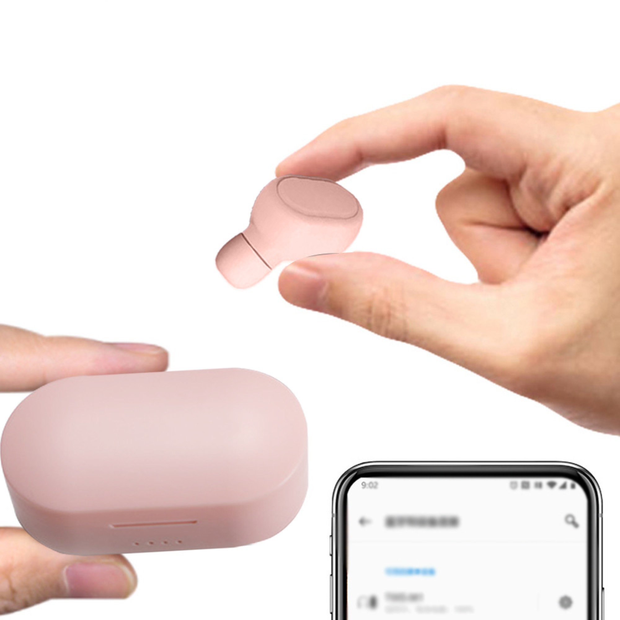 Eine Hand hält einen rosafarbenen Ohrhörer neben einem geschlossenen rosafarbenen Ladeetui und einem Smartphone.