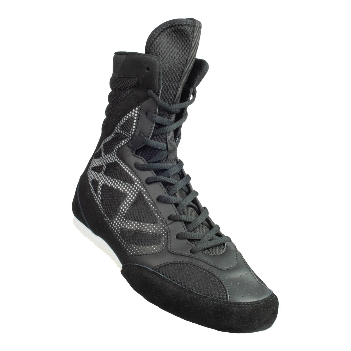 Ein schwarzer, hoch geschnittener Sportschuh mit Schnürsenkeln und einem Muster an der Seite.