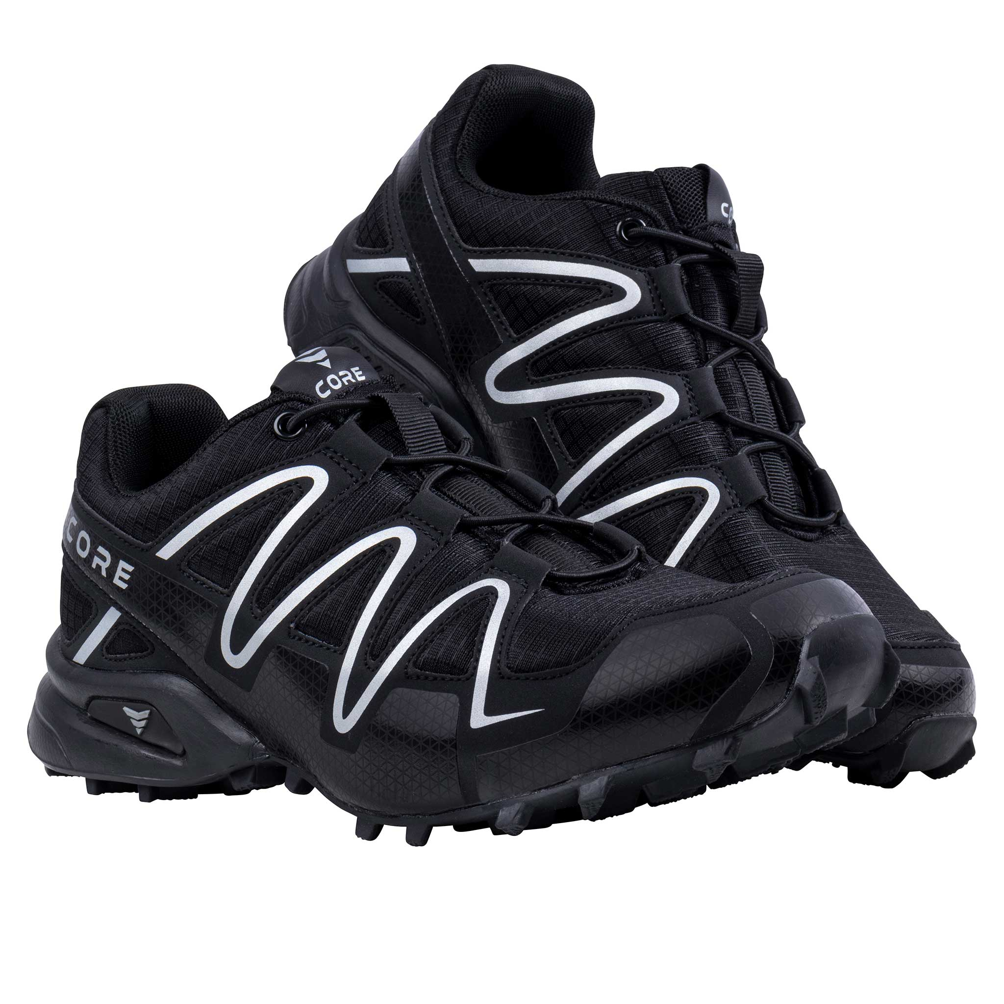 Schwarze Laufschuhe mit weißen Akzenten und Schnürsenkeln.