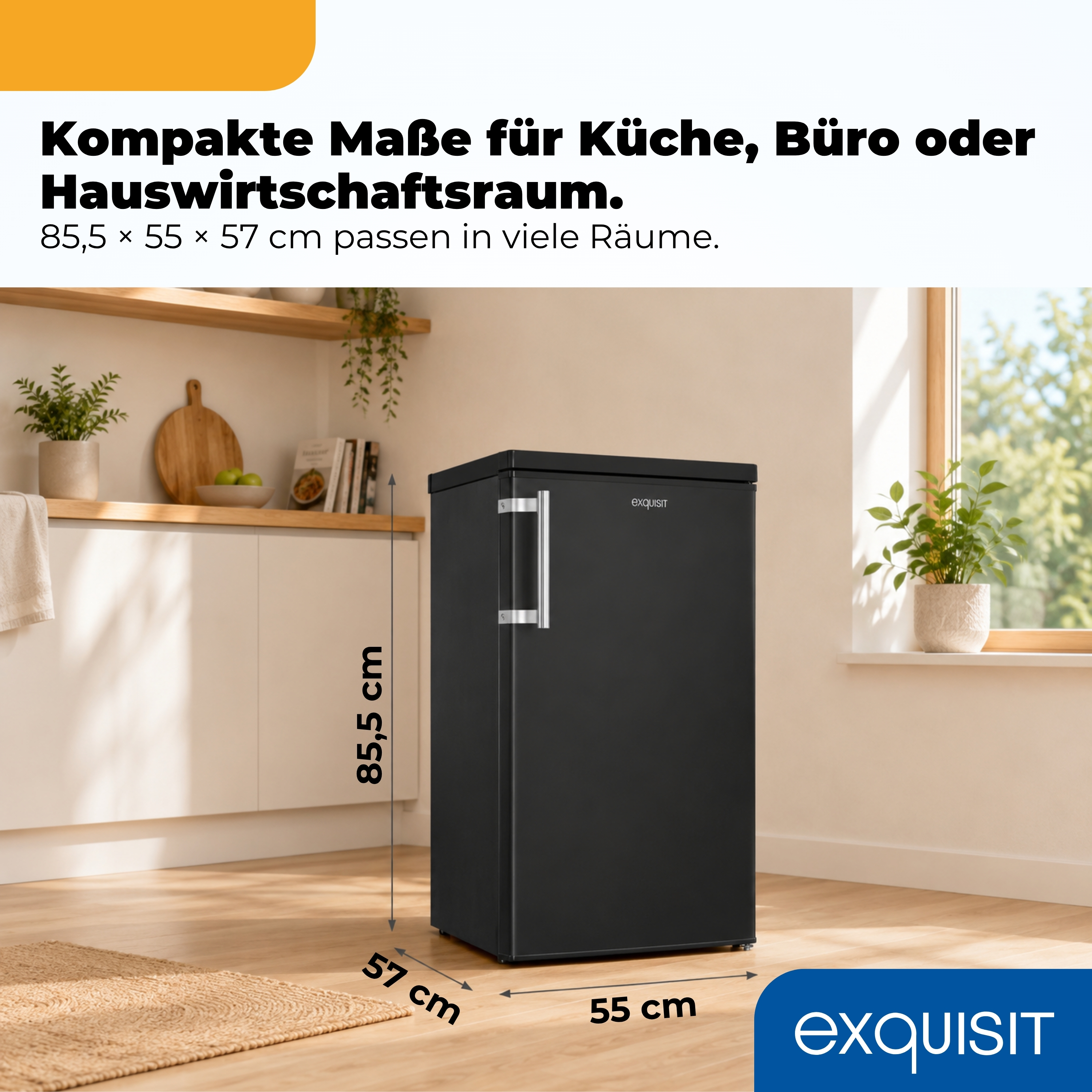 Schwarzer Kühlschrank mit Maßen 85,5x55x57cm in einer hellen Küche.