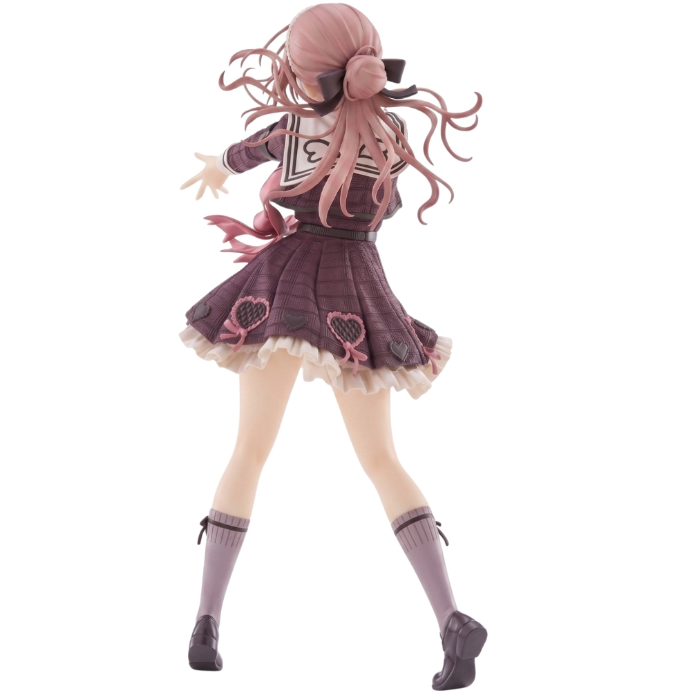 Figura anime di una giovane donna con capelli rosa, che indossa un vestito a quadri viola.