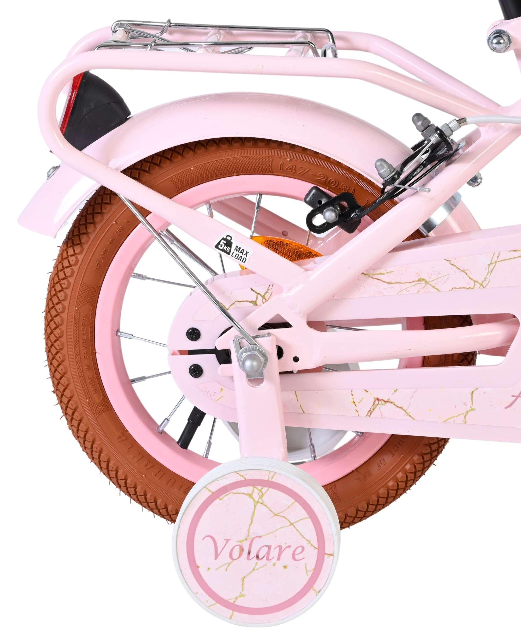Rosa Kinderfahrrad mit braunem Reifen, Stützrädern und "Volare"-Aufschrift.