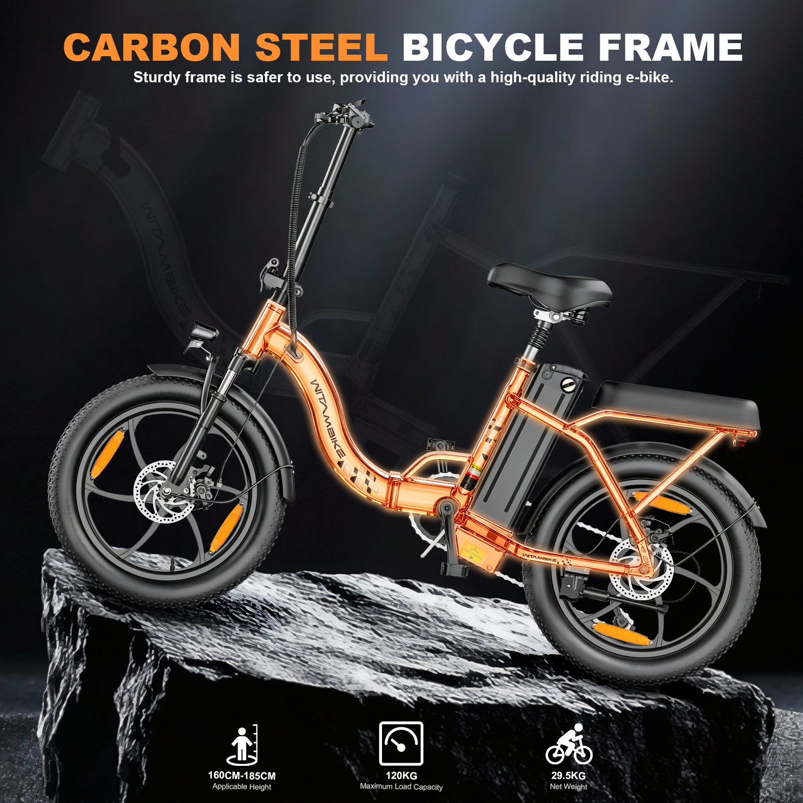 E-bike arancione con telaio in acciaio al carbonio su rocce, con sovrapposizioni di testo e specifiche.