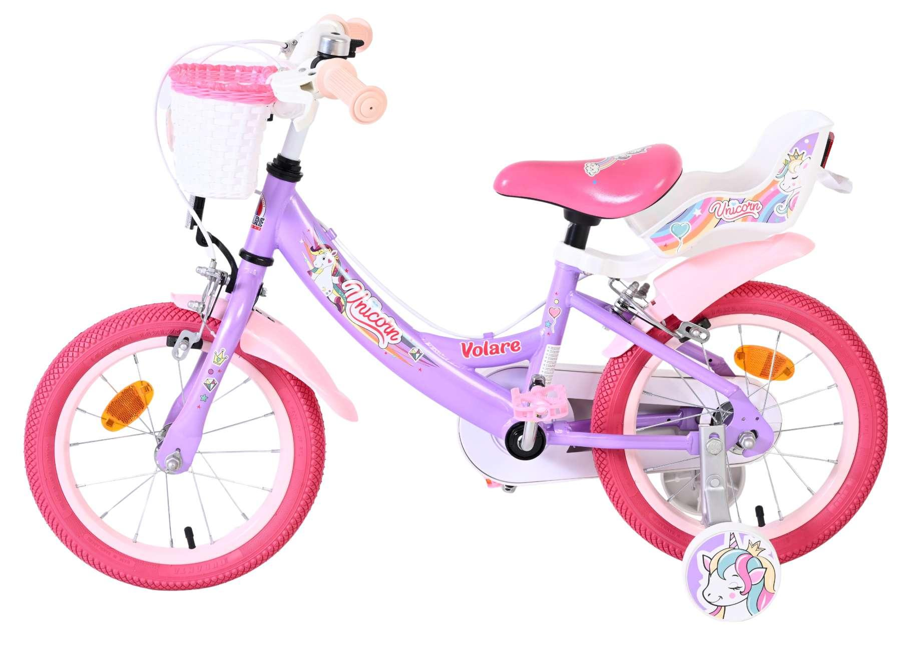Lila Fahrrad mit rosa Akzenten, Einhorn-Motiv, Korb und Stützrädern.