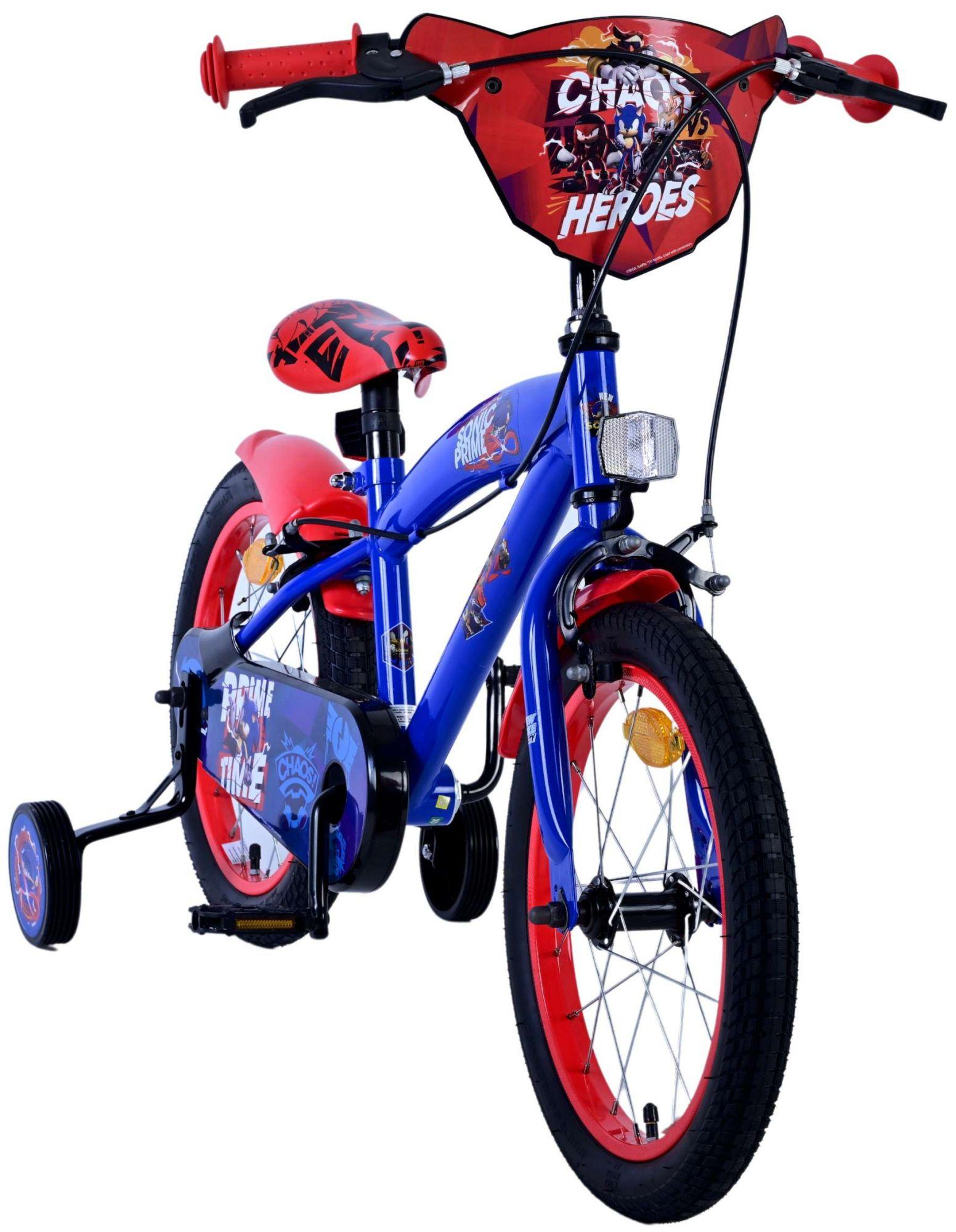Blaues Kinderfahrrad mit roten Akzenten und Stützrädern, Chaos Heroes Design.