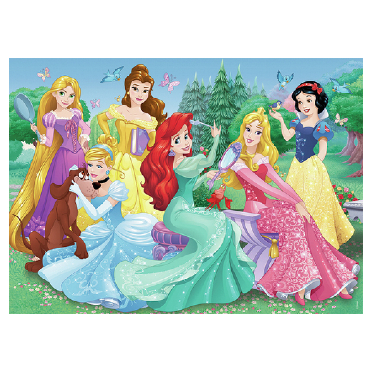 Sechs Disney-Prinzessinnen im Freien, einige mit Spiegeln, ein Hund und Schmetterlinge.