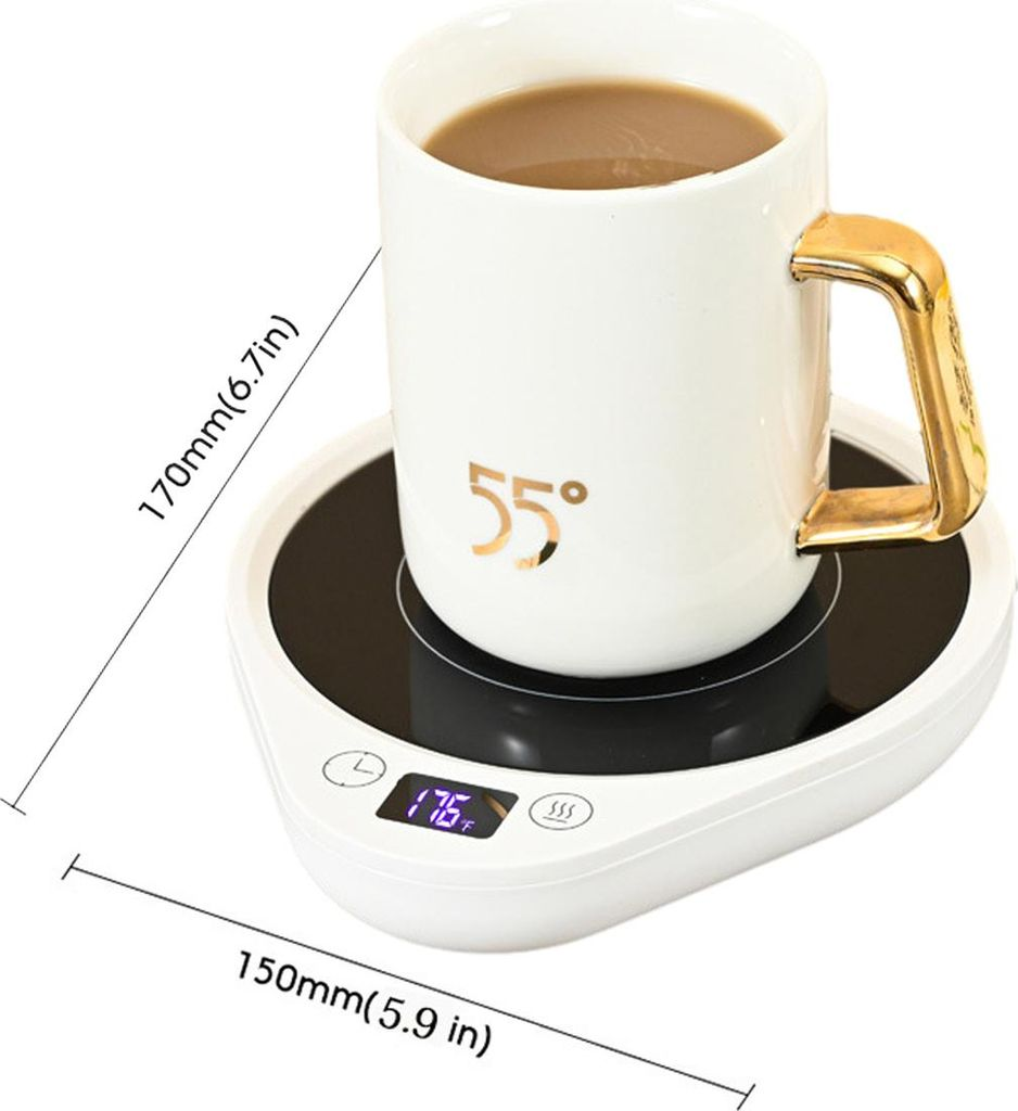 Weiße Tasse mit goldenem Henkel auf einem weißen Untersetzer mit Digitalanzeige.