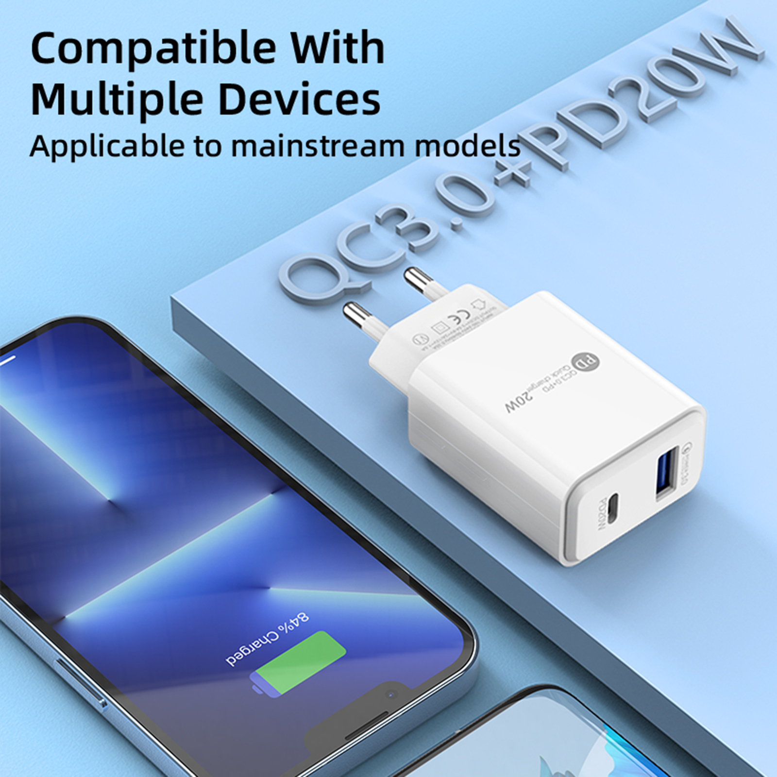 Ein weißes Ladegerät mit QC3.0+PD 20W neben einem iPhone, das zu 84 % geladen ist.