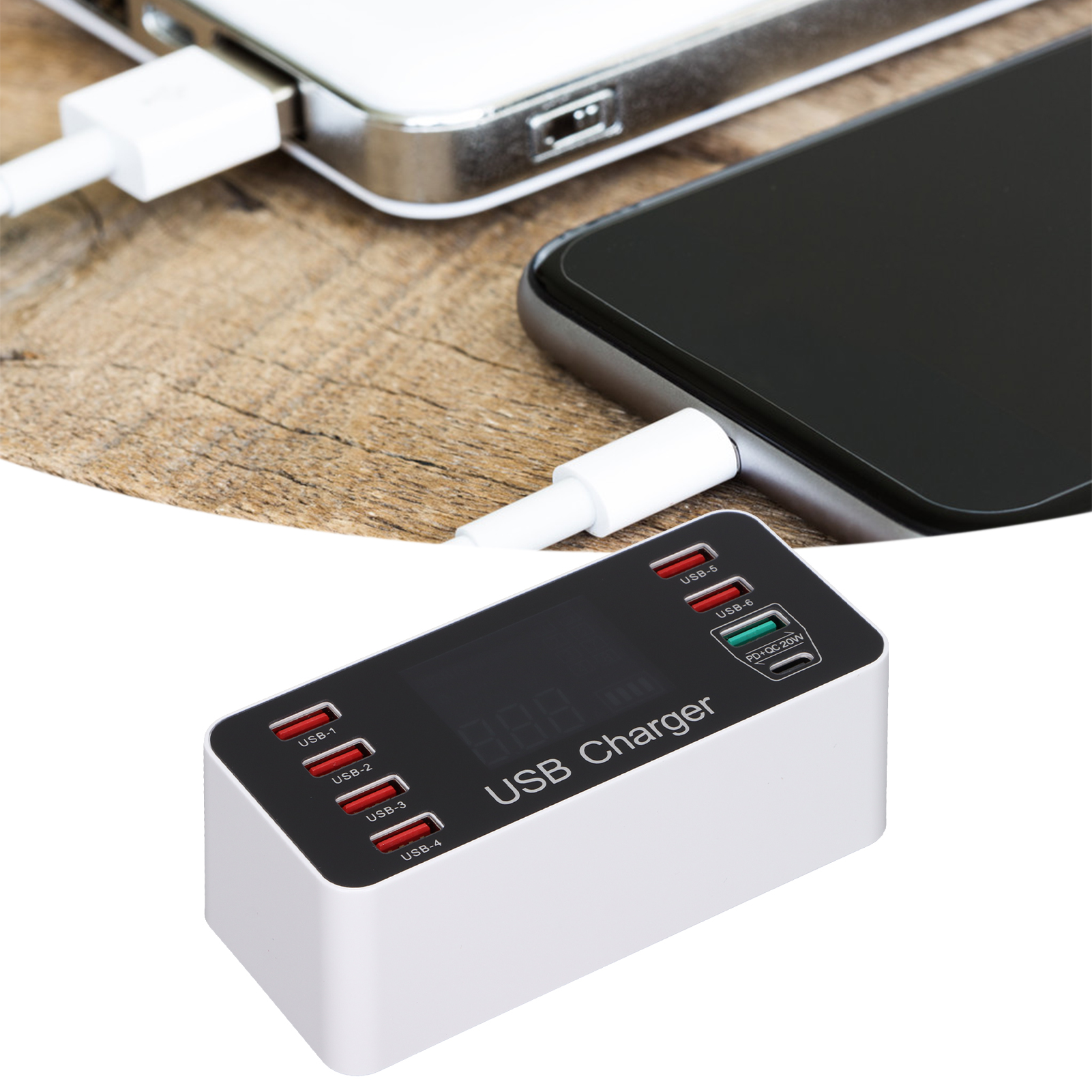 Ein weißes USB-Ladegerät mit 6 Anschlüssen und einem Bildschirm, an das zwei Smartphones angeschlossen sind.