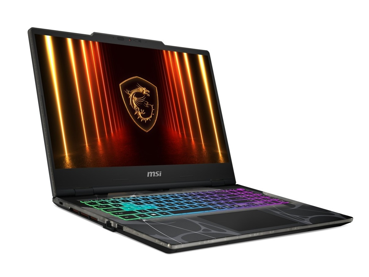 Arkadan aydınlatmalı klavyeli ve ekranda ejderha logolu açık bir MSI oyun dizüstü bilgisayarı.