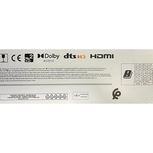 CE, Dolby, DTS-HD, HDMI logosu, ülke listesi, geri dönüşüm sembolleri ve telif hakkı bildirimi.