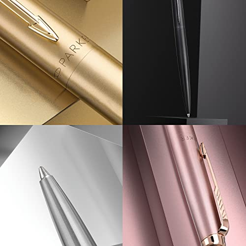 Vier Nahaufnahmen von Parker-Kugelschreibern in Gold, Schwarz, Silber und Roségold.