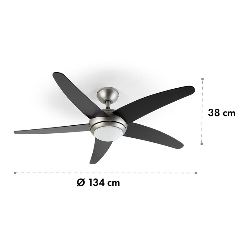 Ein schwarzer Deckenventilator mit fünf Flügeln und Leuchte. Durchmesser 134 cm, Höhe 38 cm.