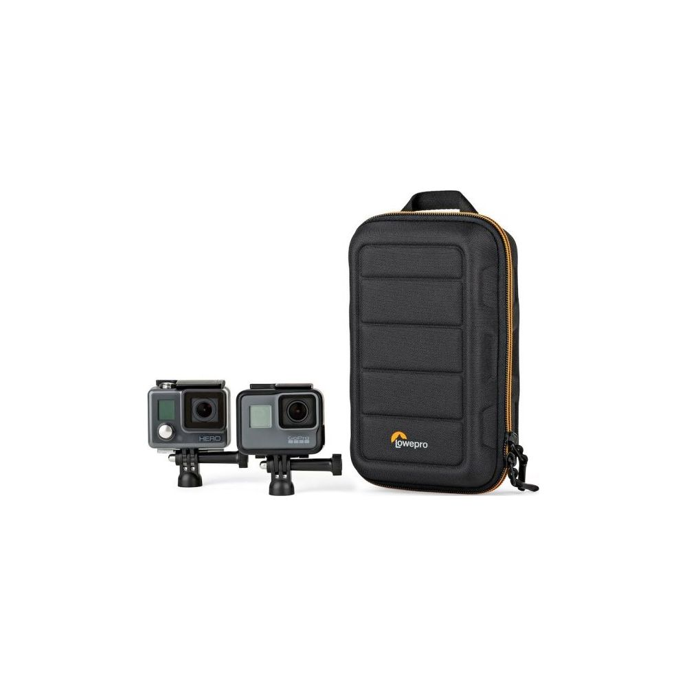 Due GoPro su supporti accanto a una custodia Lowepro nera.