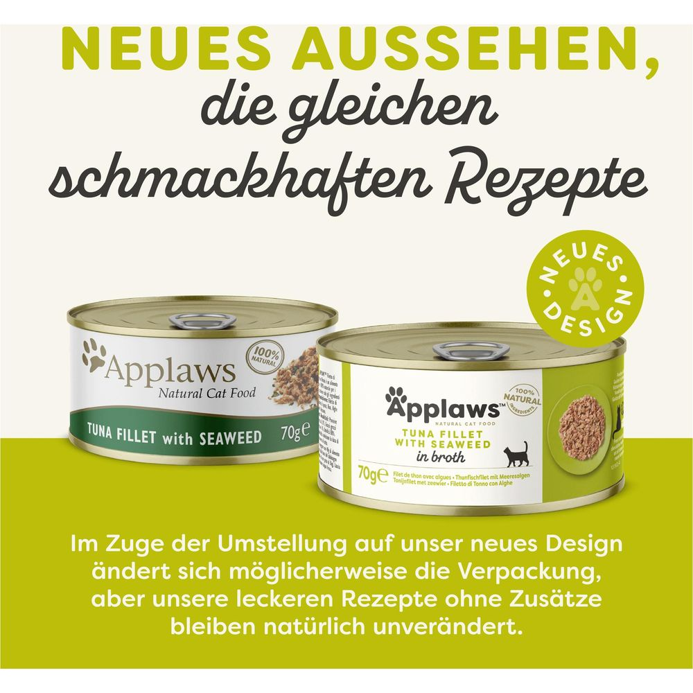 Zwei Dosen Applaws Katzennahrung, eine mit Seetang, auf grünem Hintergrund.