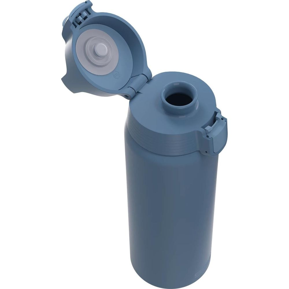 Eine blaue Wasserflasche mit offenem Deckel und Schnappverschluss.