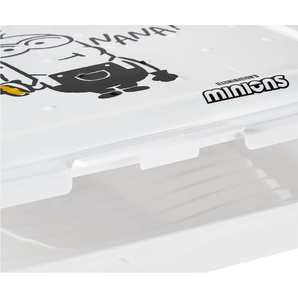 Weiße Kunststoffbox mit Minions-Comicfigur und dem Wort BANANA.