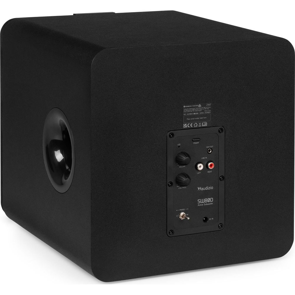 Subwoofer negro con conexiones: LED, Power, Aux Out, Line In, DC In.