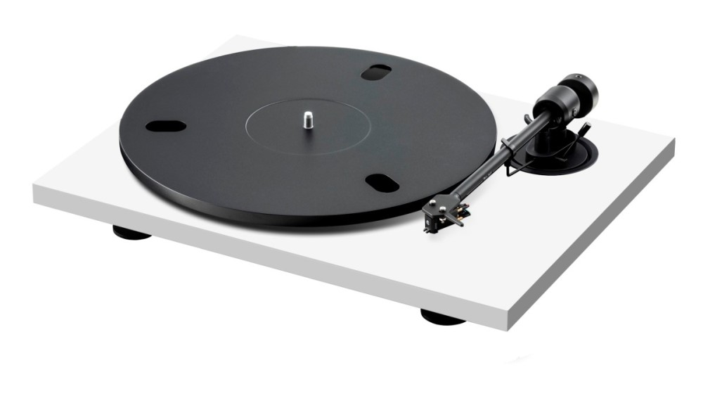 A white turntable with a black platter and tonearm.