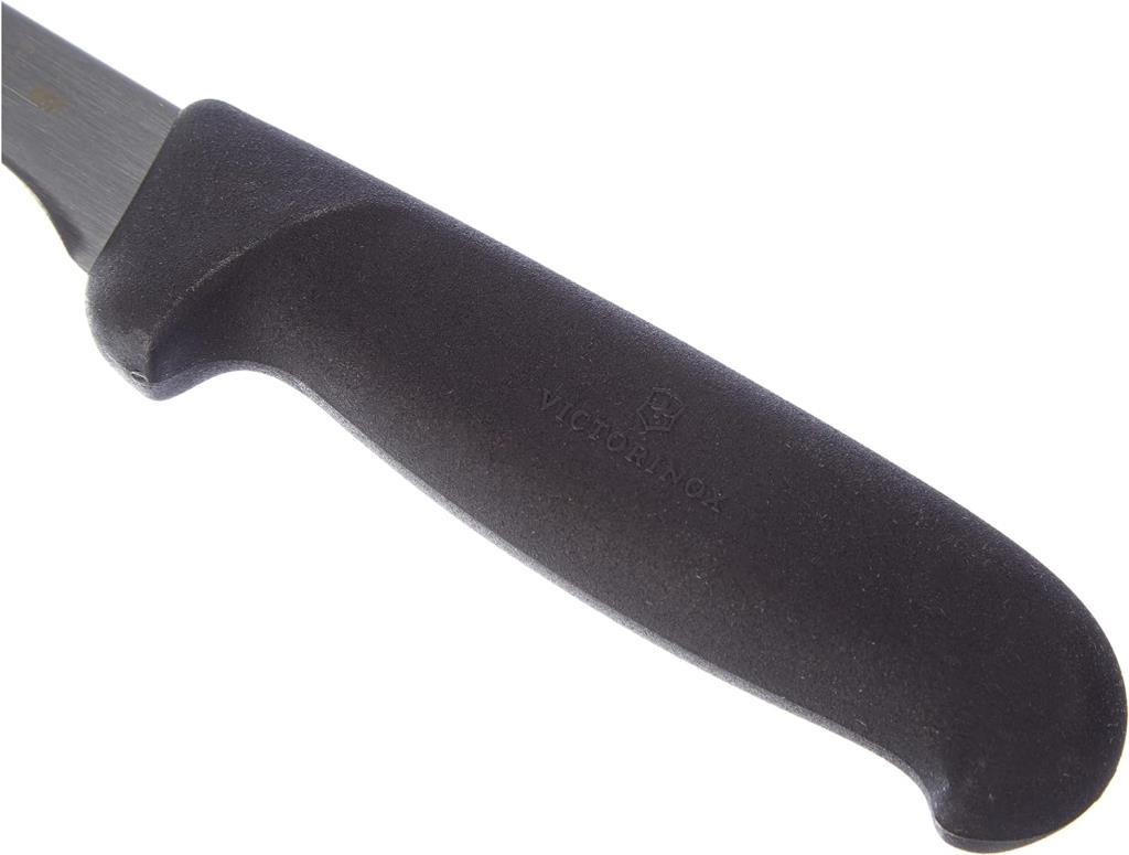 Metal balçaklı ve bıçaklı siyah Victorinox bıçak sapı.