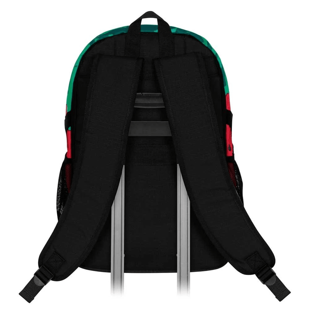 Mochila con correas negras y un patrón de elementos rojos sobre fondo verde.