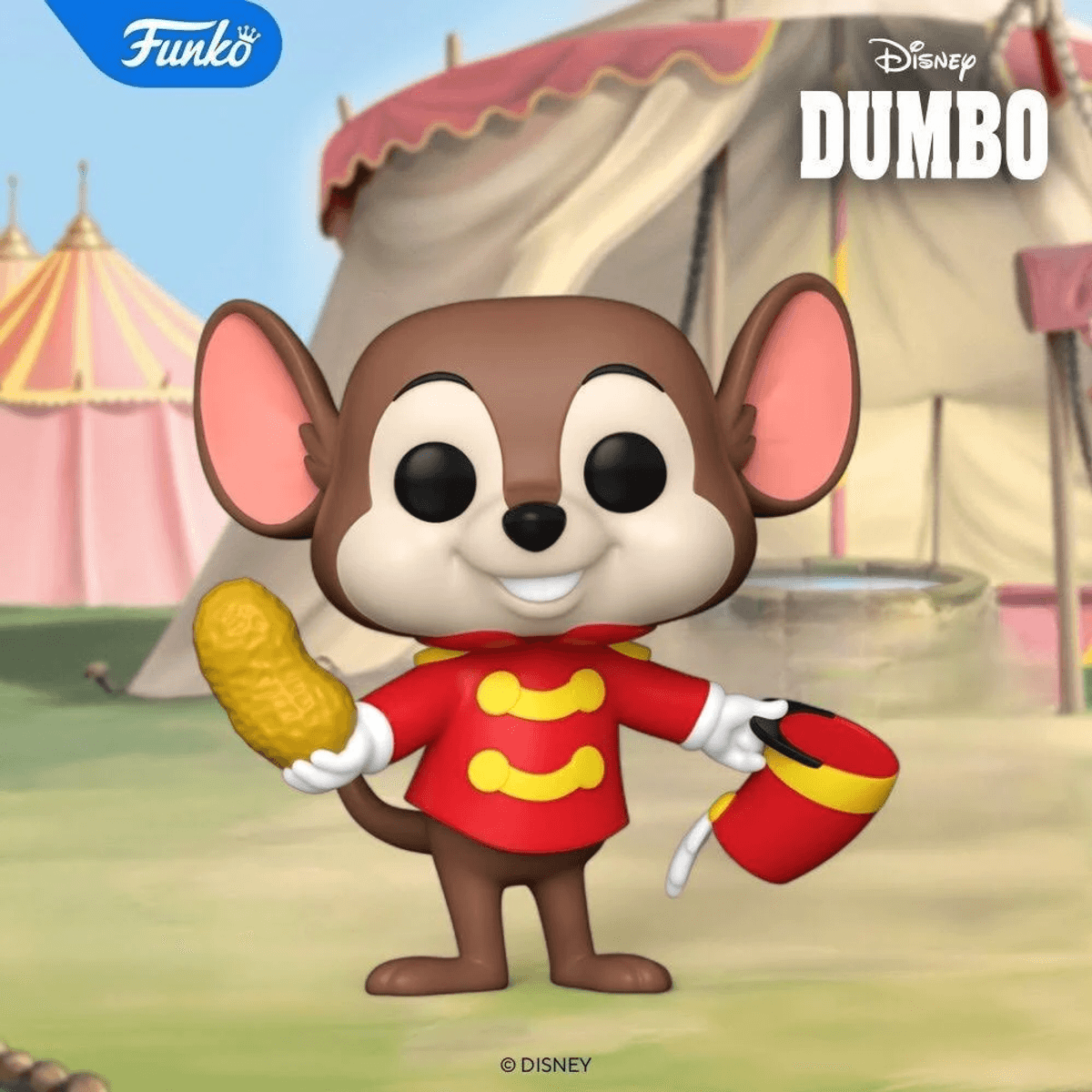 Un ratón marrón con traje de circo rojo sostiene un cacahuete y un sombrero.