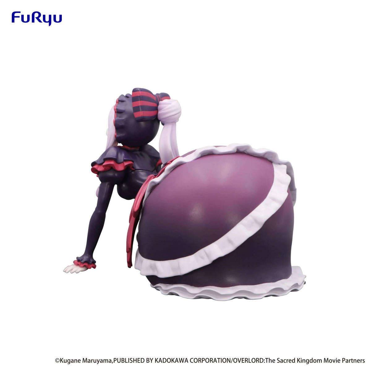 Figura de sirvienta de anime con vestido morado, volantes blancos y lazo rojo.