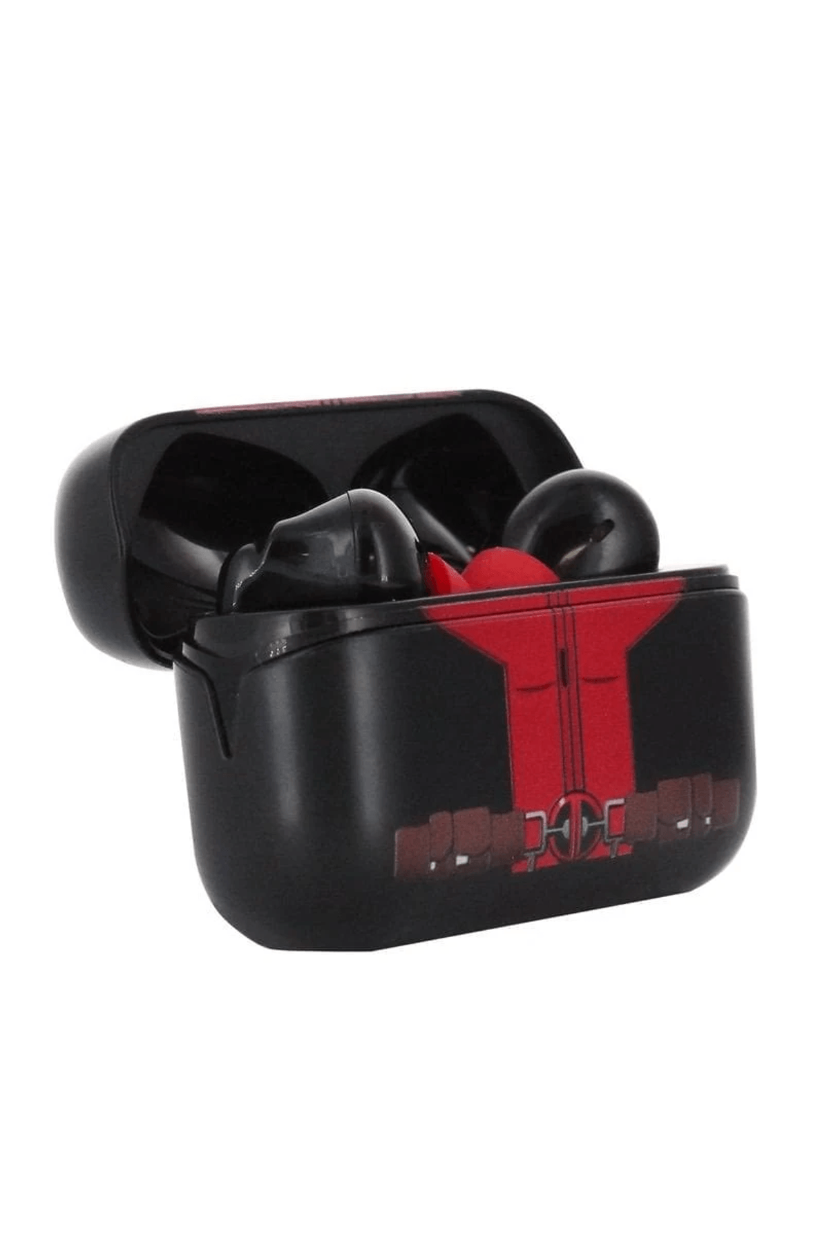 Schwarze Ohrhörer mit Deadpool-Design im geöffneten Ladecase.