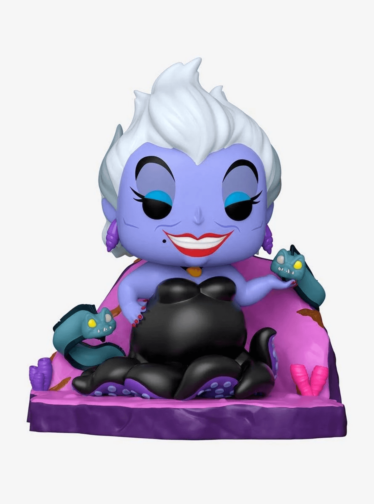 Figura morada de Úrsula con tentáculos negros y dos anguilas verdes.