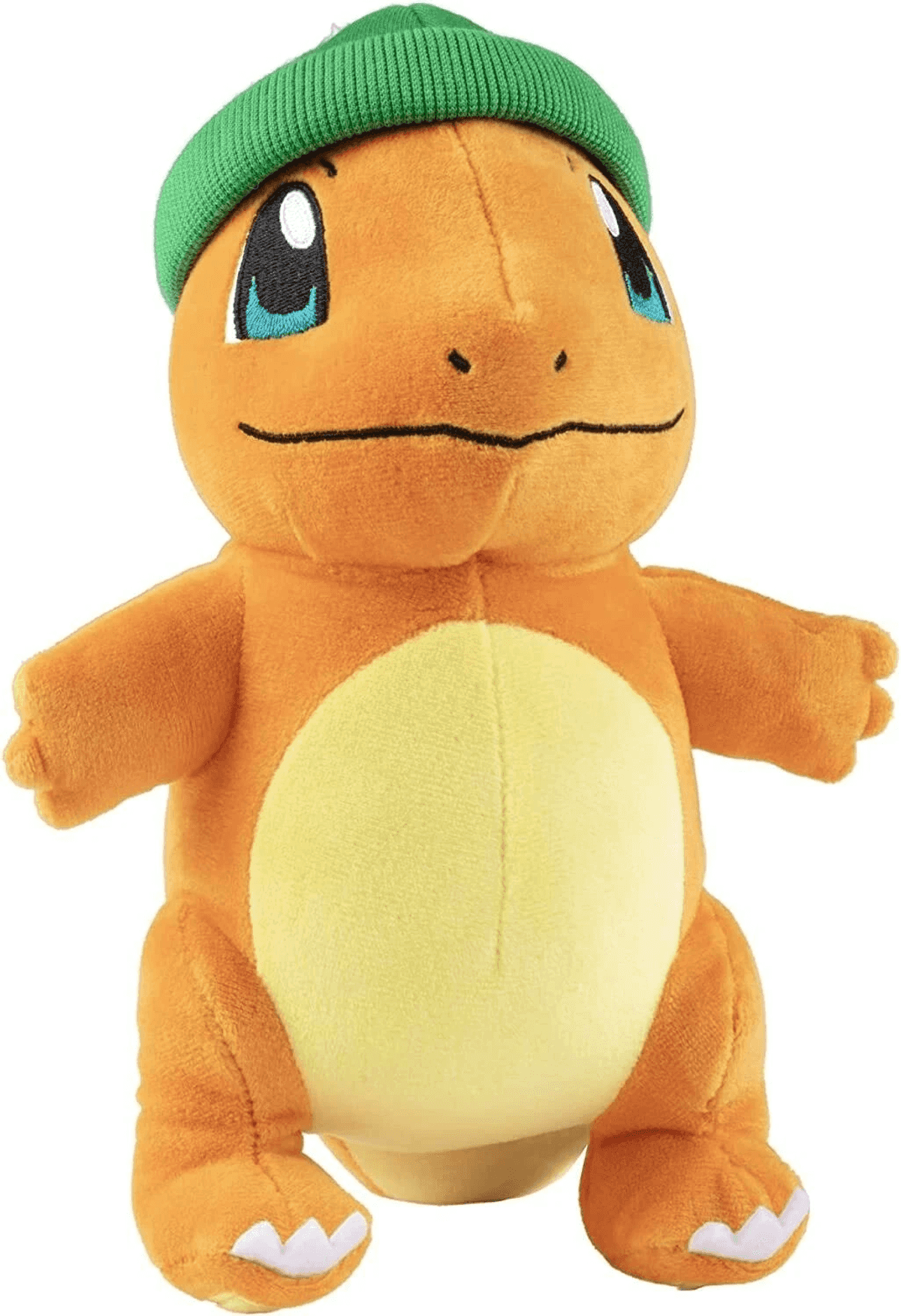 Peluche naranja de Charmander con gorro verde sobre fondo blanco.