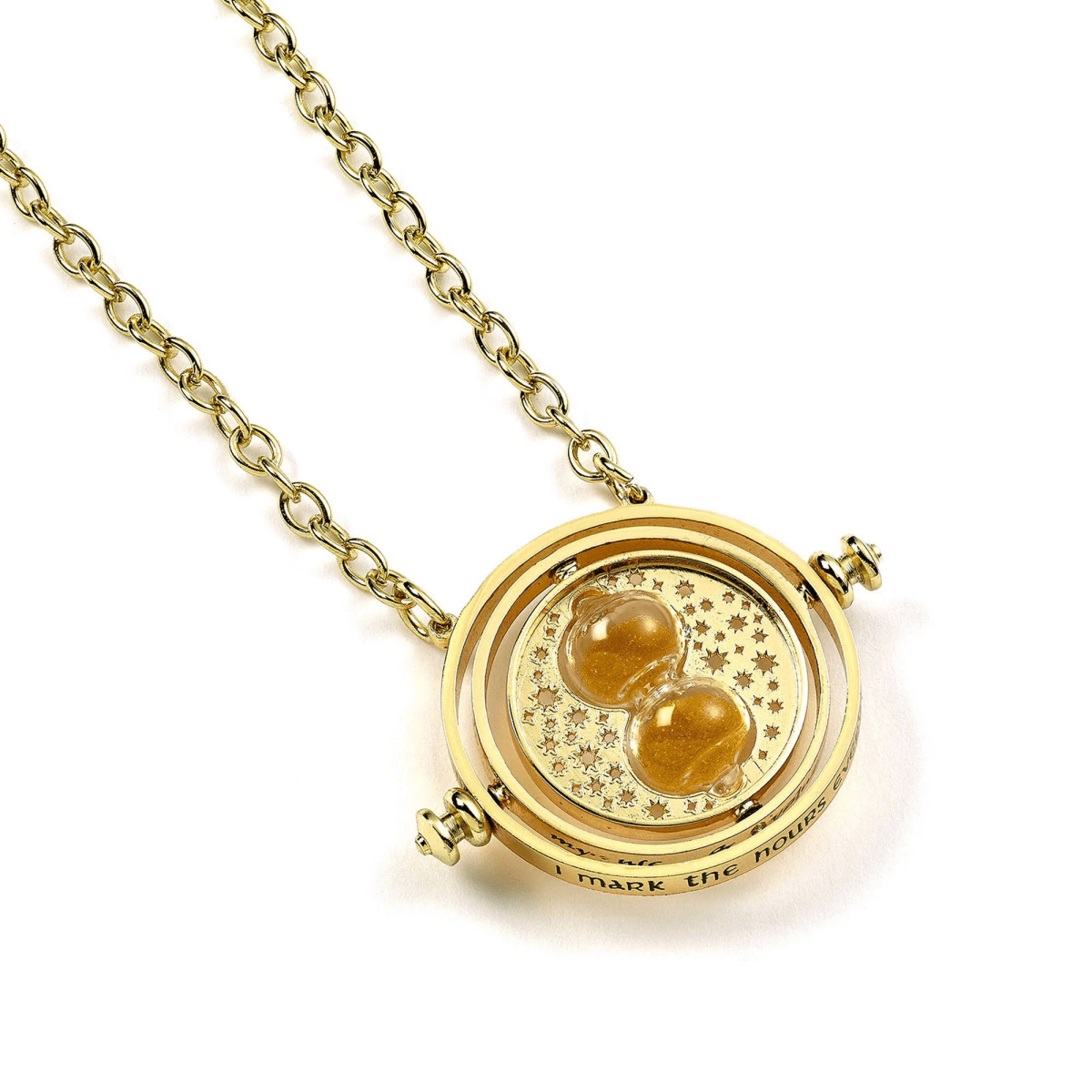Un collar de oro con un colgante de snitch dorado que contiene arena.