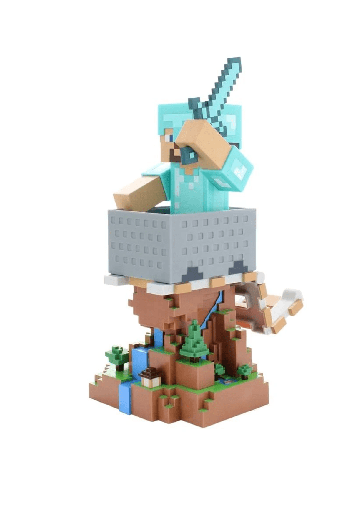 Figura de Minecraft con armadura y espada de diamante en paisaje montañoso con cascada.