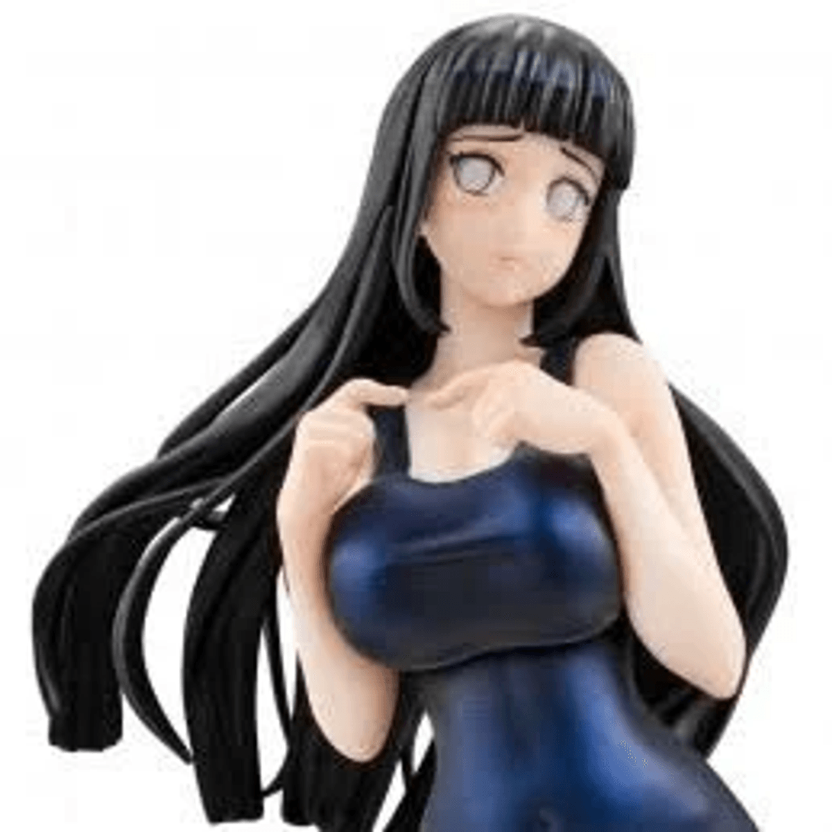 Figura de mujer anime con pelo largo negro y traje de baño azul oscuro.