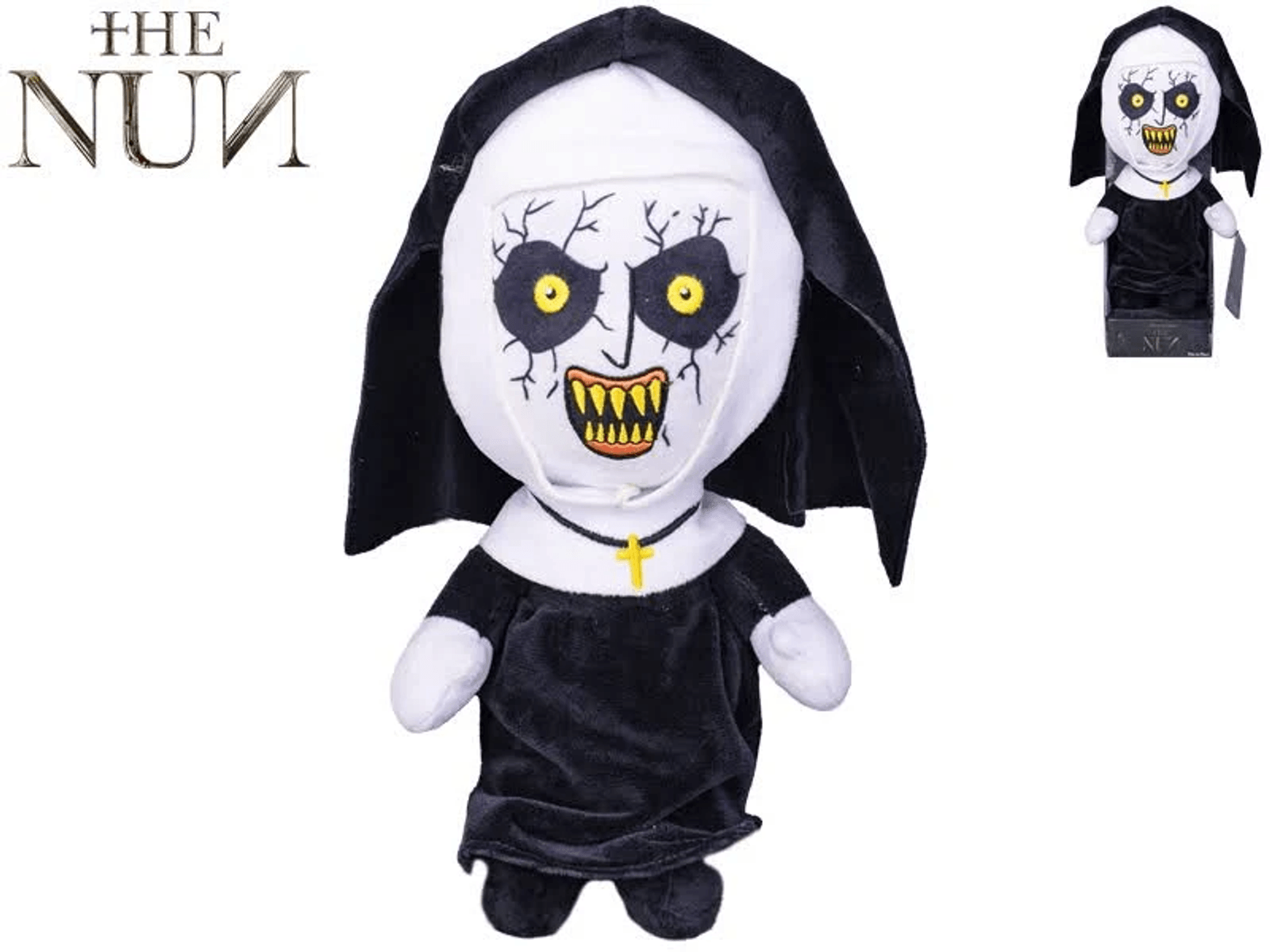 Una muñeca de monja aterradora con hábito oscuro y cruz amarilla.