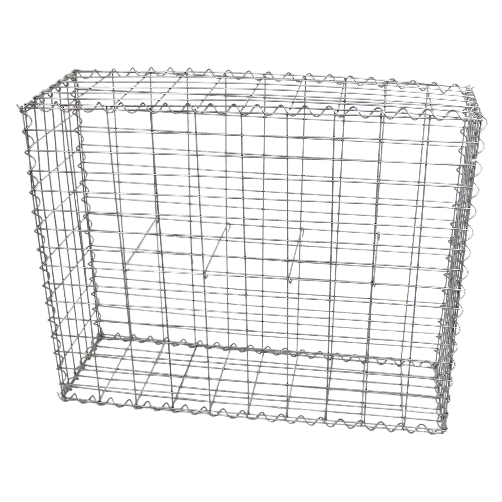 Una cesta de gavión rectangular y vacía de malla de alambre plateada, aislada sobre fondo blanco.