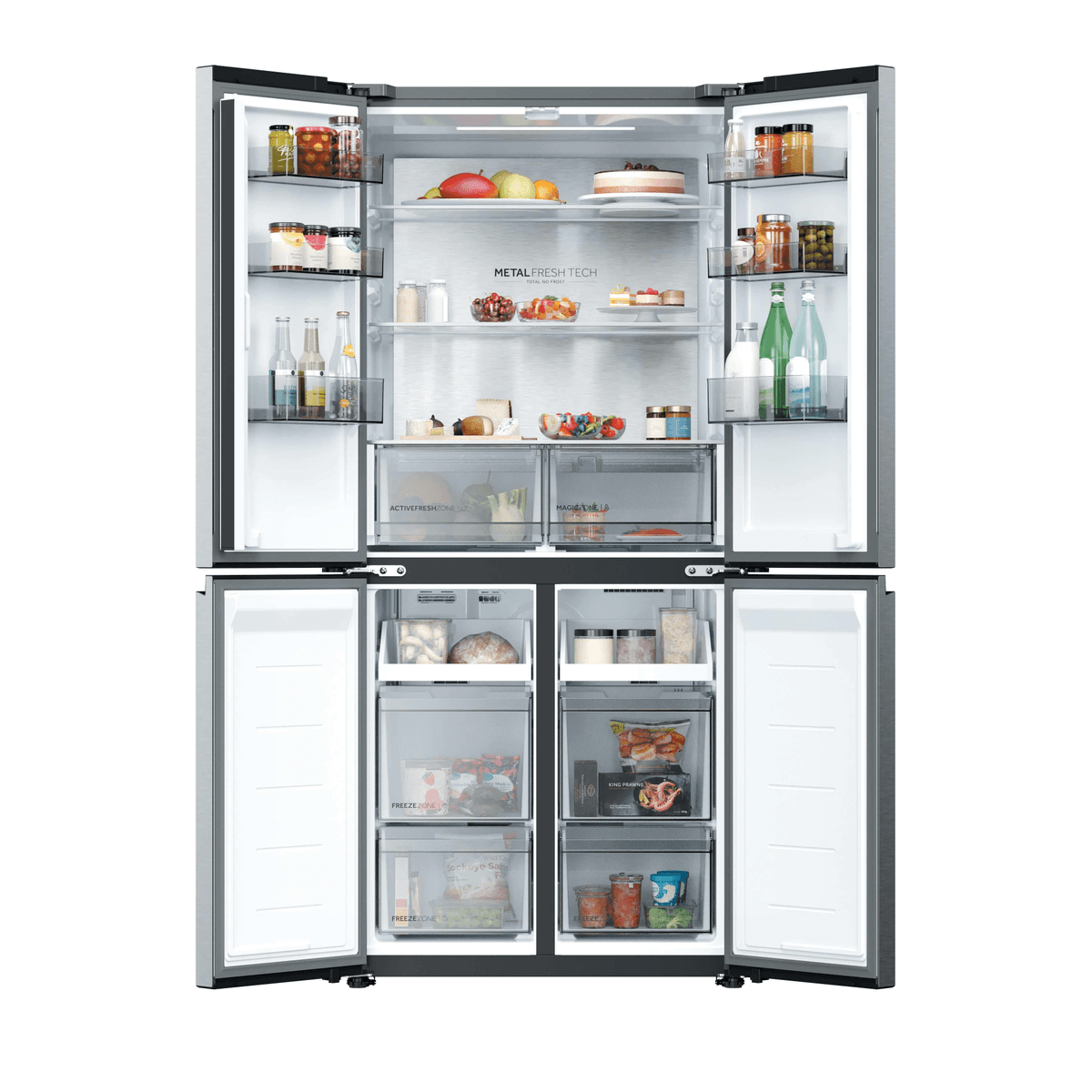 Un refrigerador abierto con comida en varios estantes.